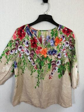 Chico’s 100% linen Floral V-Neck Popover Blouse Distressed